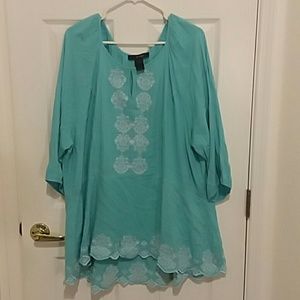 Ali Miles turquoise 3/4 sleeve tunic shirt.